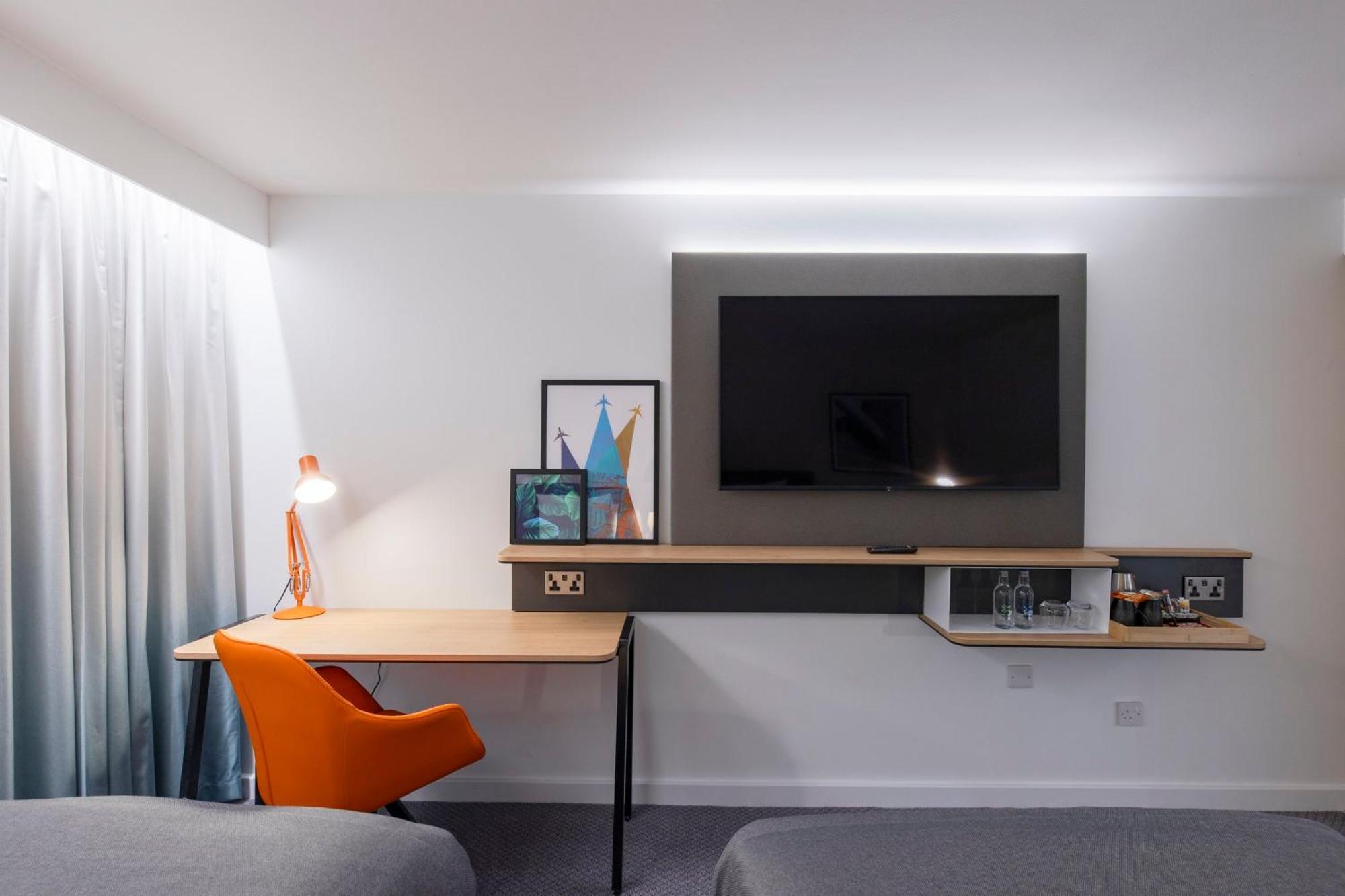 Holiday Inn Bristol Airport By Ihg Redhill  Dış mekan fotoğraf