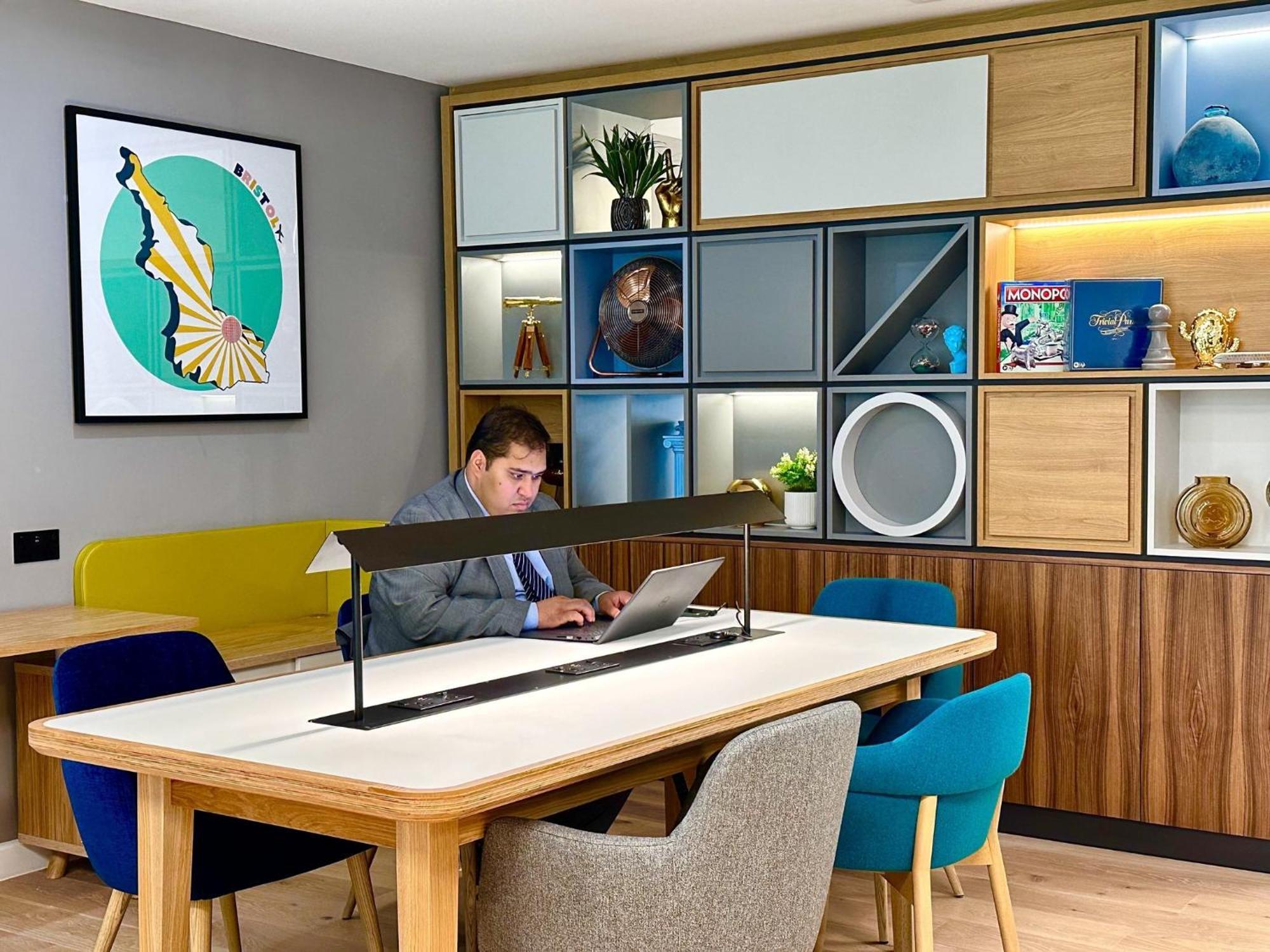 Holiday Inn Bristol Airport By Ihg Redhill  Dış mekan fotoğraf